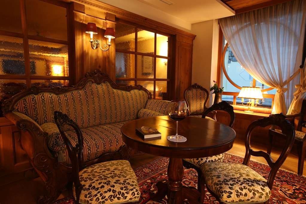 Alpen Suite Hotel Мадона ди Кампильо Ресторант снимка