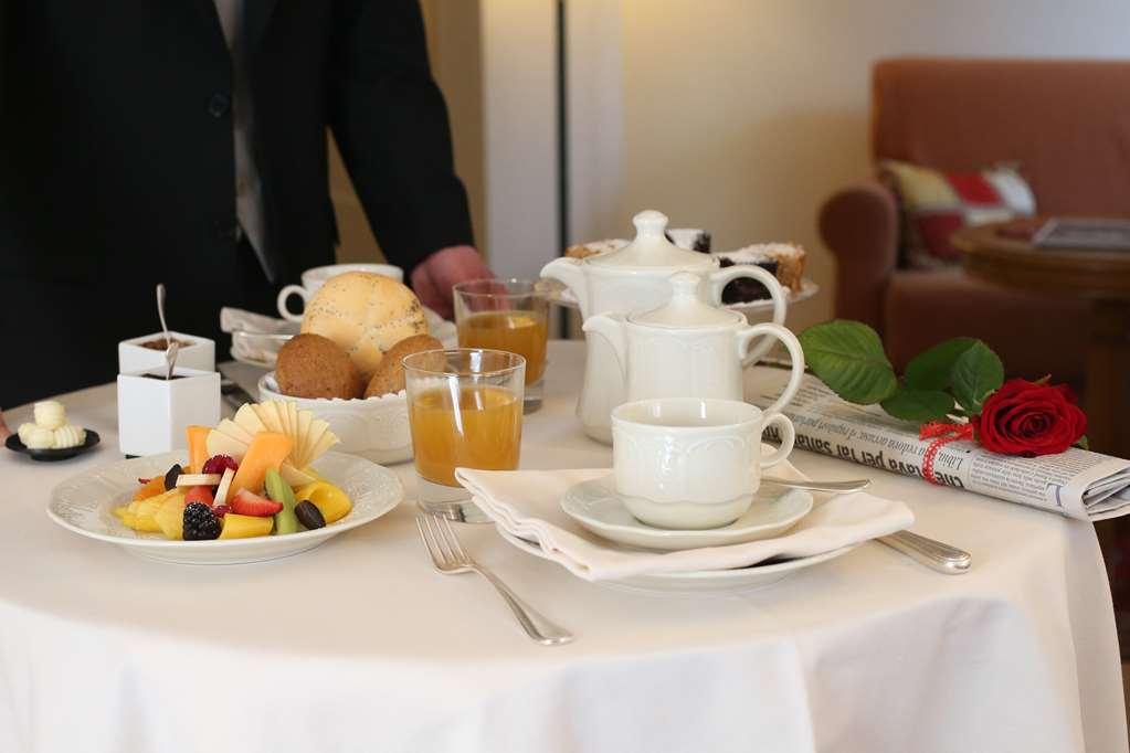 Alpen Suite Hotel Мадона ди Кампильо Ресторант снимка