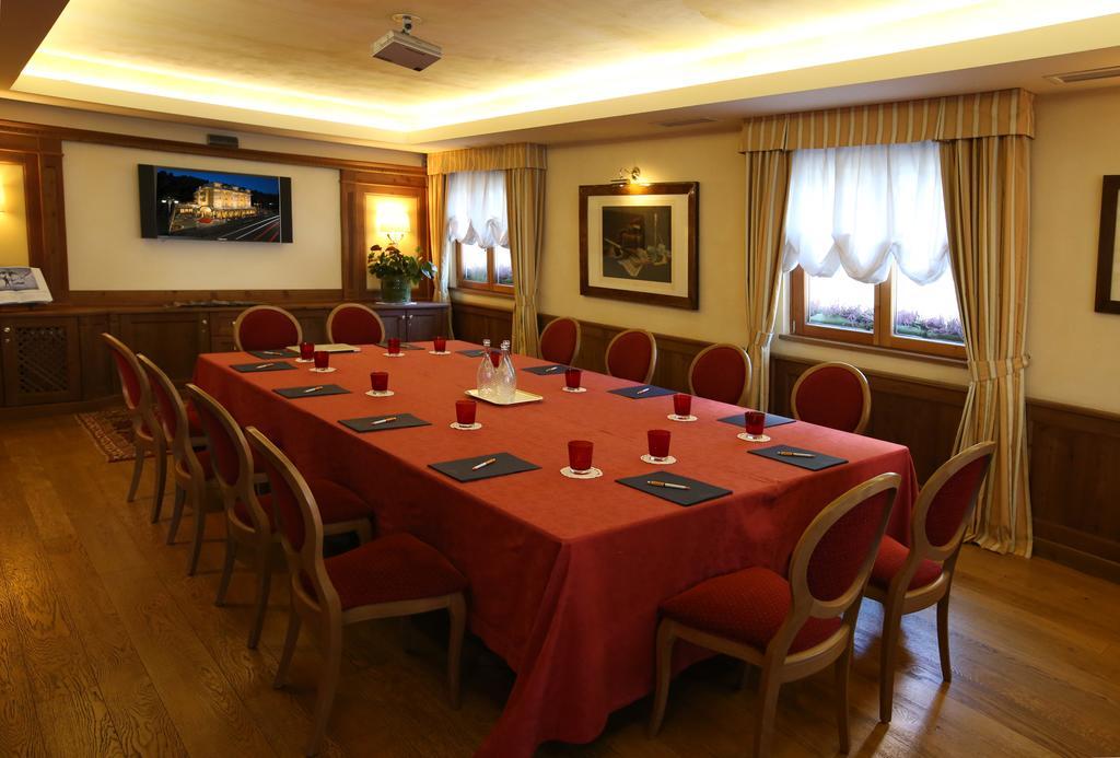 Alpen Suite Hotel Мадона ди Кампильо Екстериор снимка