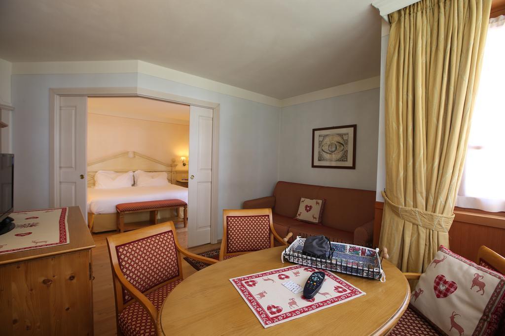 Alpen Suite Hotel Мадона ди Кампильо Екстериор снимка