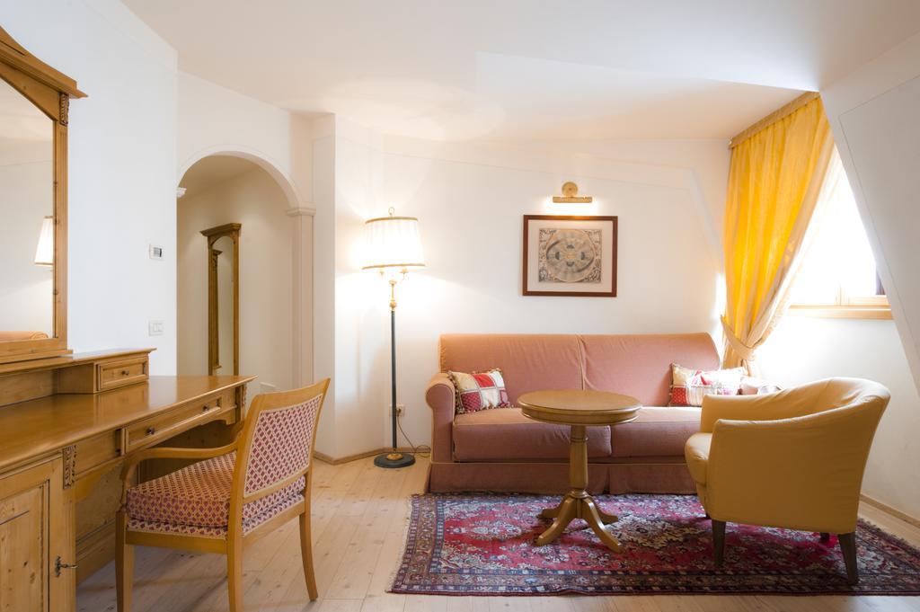Alpen Suite Hotel Мадона ди Кампильо Екстериор снимка