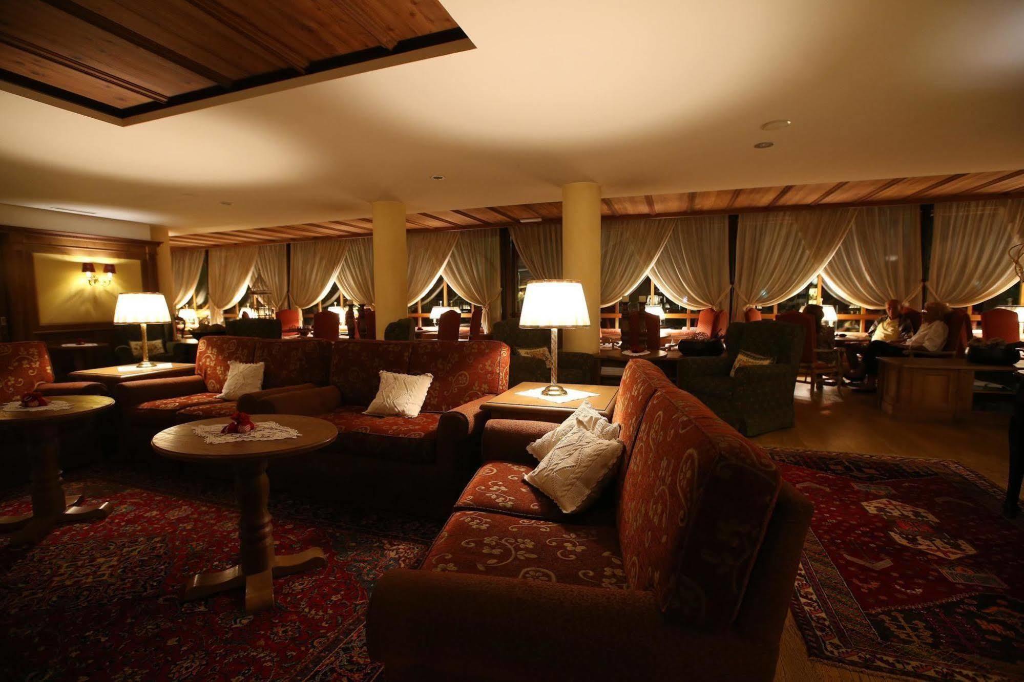 Alpen Suite Hotel Мадона ди Кампильо Екстериор снимка