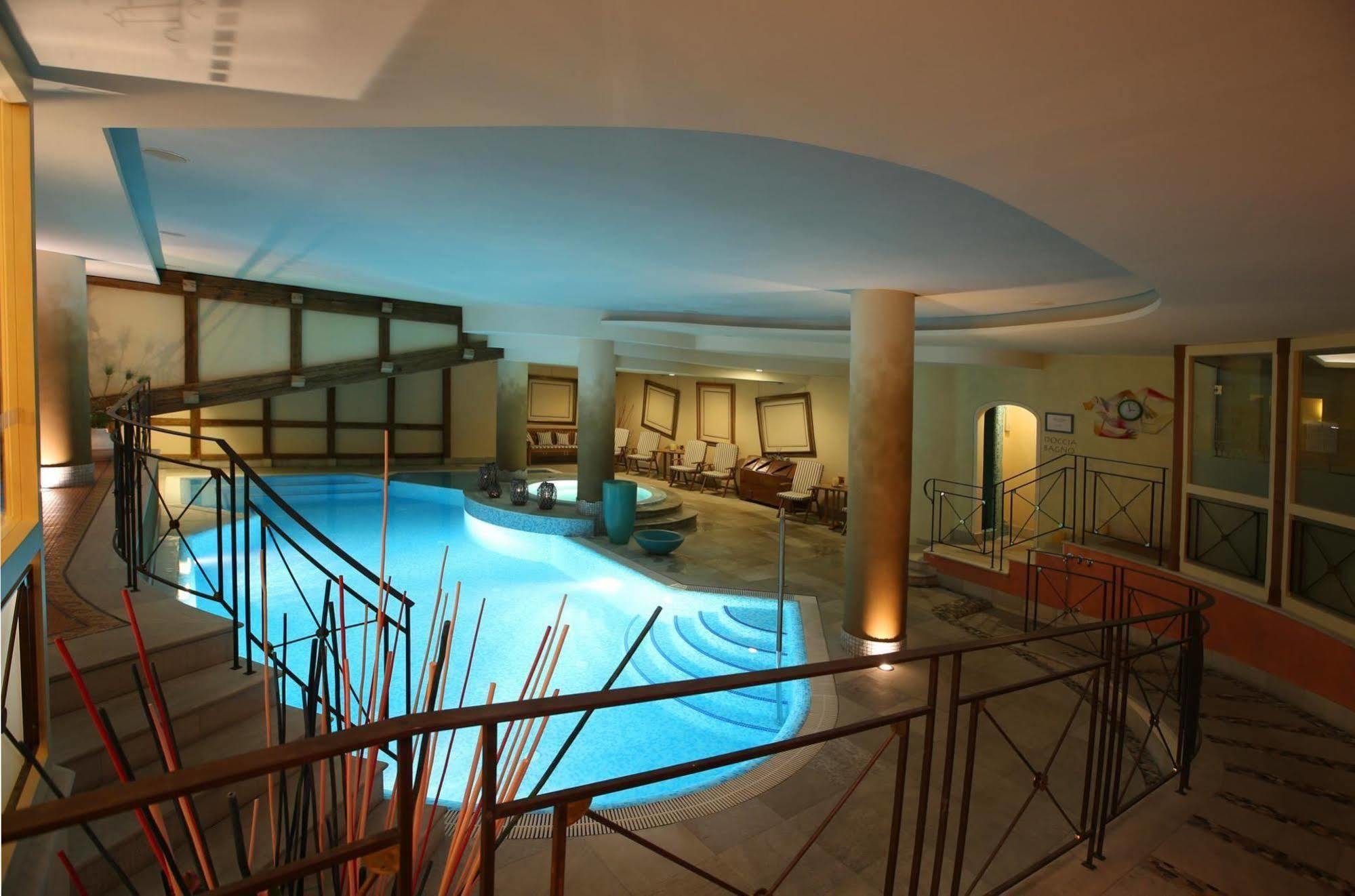 Alpen Suite Hotel Мадона ди Кампильо Екстериор снимка