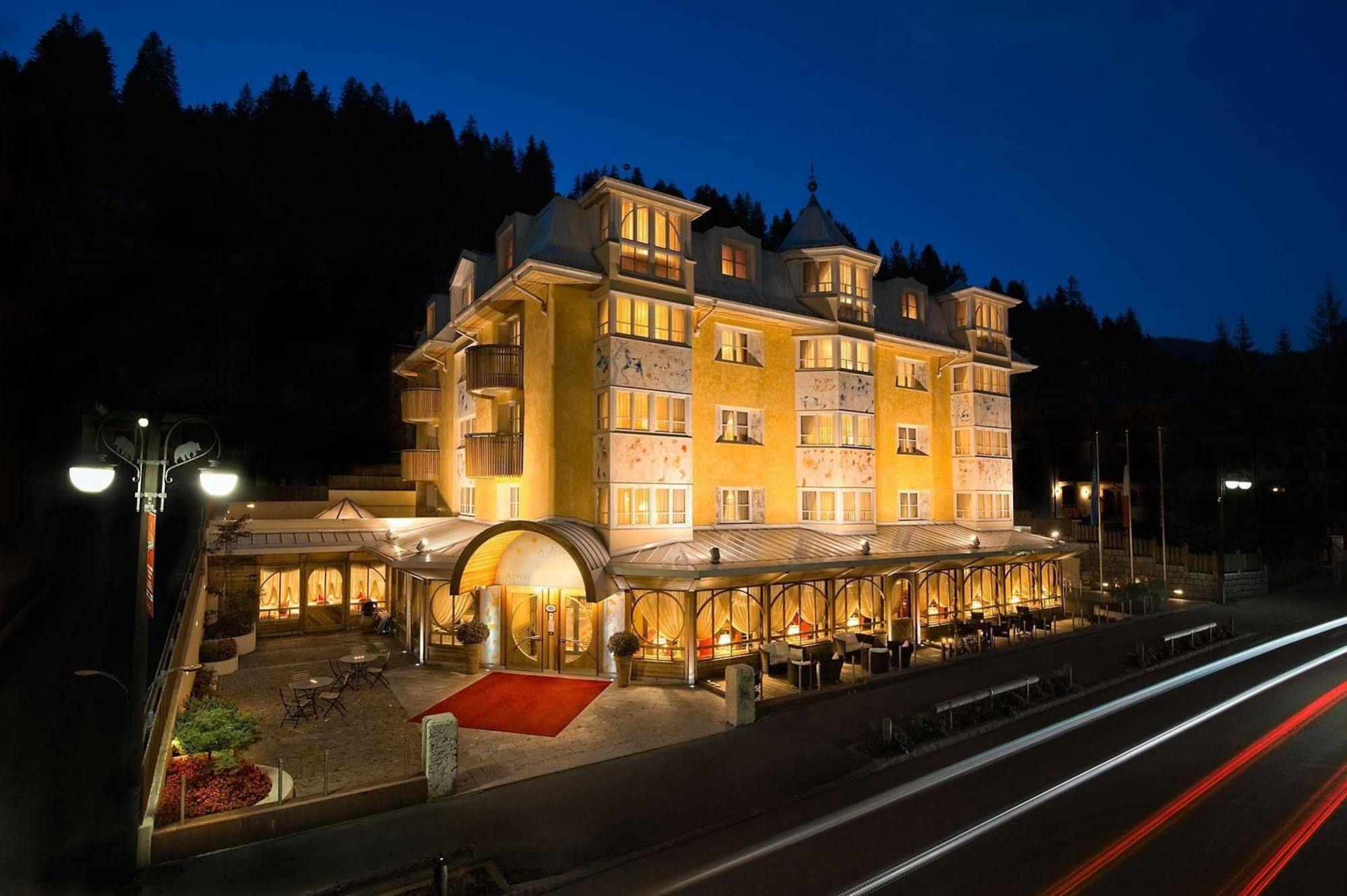 Alpen Suite Hotel Мадона ди Кампильо Екстериор снимка